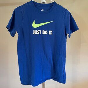 Boy's Nike Short Sleeve T-Shirt Size L Pre-owned
